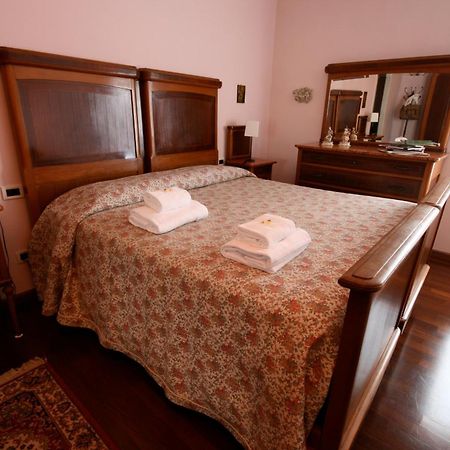 Corte Posta B&B - Parcheggio E Bagno In Camera Mantova Værelse billede