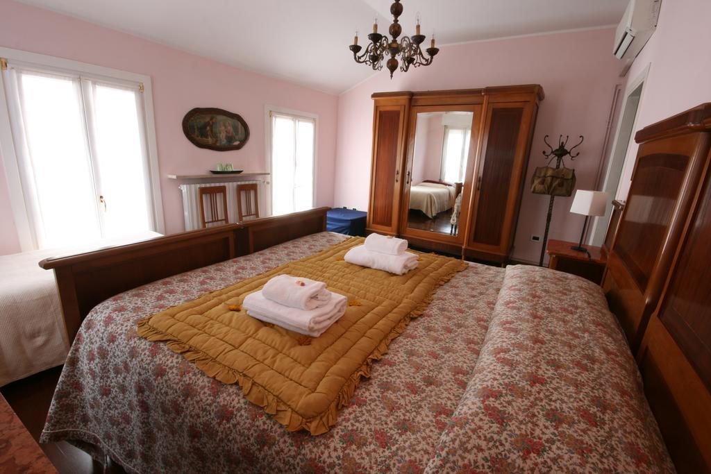 Corte Posta B&B - Parcheggio E Bagno In Camera Mantova Eksteriør billede