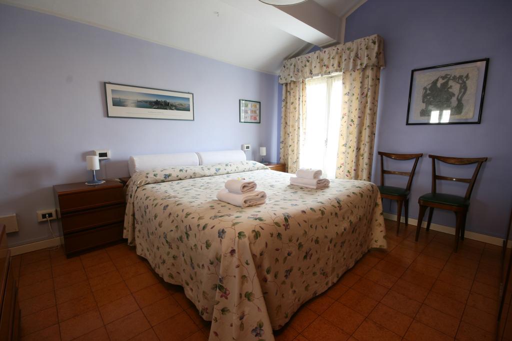 Corte Posta B&B - Parcheggio E Bagno In Camera Mantova Værelse billede